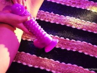 j'aime tellement mon nouveau jouet que je n'arrive plus à m'arrêter !!!