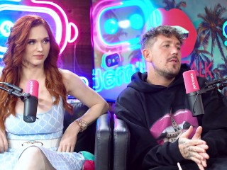 LAUREN PHILLIPS TEACHES AMOURANTH HOW TO DO TRIPLE PENETRATION