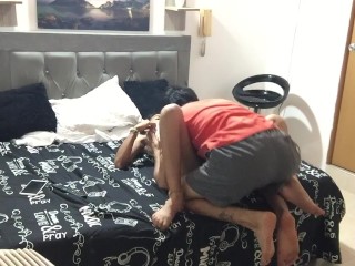 I masturbate my girlfriend's pussy until I have an orgasm