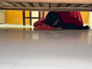 Egyptian Big Ass Curvy Muslim Hot Stepmom Stuck under Bed Then She want Anal fuck from me!