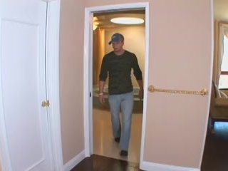 La mora tettona Vittoria Valentino si gode il cazzo di John