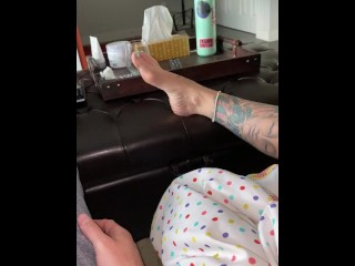 Aunties Perfect Sweaty Soles & Long Tasty Toes! (HD PREVIEW)