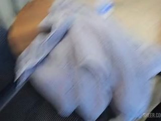 A neighbor comes to my house and I don't miss the opportunity to fuck her