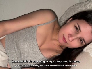 Mi Hermanastra Entra a Mi Habitación Asustada y Quiere Calmar Su Miedo Con Mi Polla