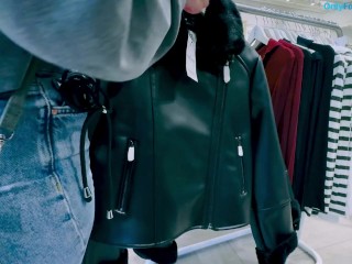 A cuckold serves me in the mall | Mistresserica