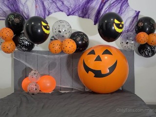 Halloween blow to pop balloons