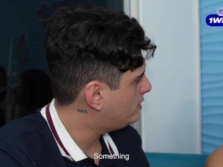 Mi psicologa colombiana se come la ENORME VERGA de mi mejor amigo para cumplir mi fantasia