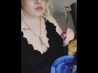 CurvySoleGoddess - BBW babe Curvy chilling with you while eating a late dinner