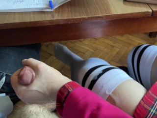 At COLLEGE Handjob to a CLASSMATE Under the Table during the physics class (lecture)