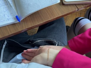 At COLLEGE Handjob to a CLASSMATE Under the Table during the physics class (lecture)