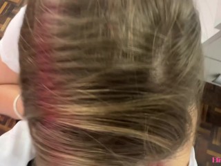 Aluna boqueteira faz oral ao professor para ganhar ponto extra