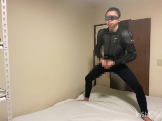 ガニ股オナニー