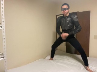 ガニ股オナニー