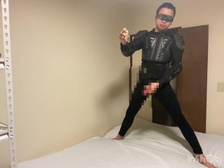 ガニ股オナニー