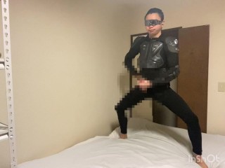 ガニ股オナニー