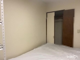 ガニ股オナニー