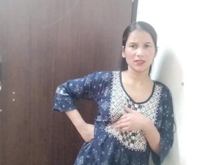Desi Bhabhi In Traditional Indian Outfits On Live Cam