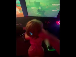 she loves helldivers 2