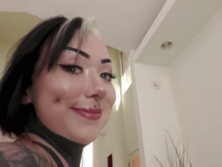 Lorelai Suicide's Tight Asshole Fucked For The First Time
