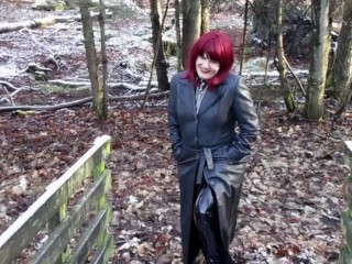 notgeile Mutter im Wald von Fremden benutzt