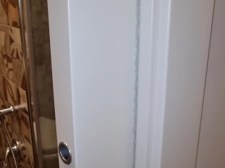 A CASA HO TROVATO LA MATRIGNA IN DOCCIA | DIALOGO IN ITALIANO - SBORRATA E GEMITI CON SEGA INFINITA