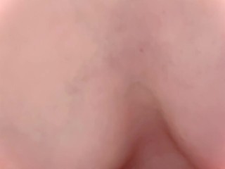 人妻が出かける前に我慢できなくてシリコンで乳首いじめ🩷