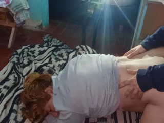 Medi se pone en cuatro y terminamos con un creampie