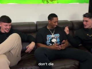 Double penetration to real amateur teen between three friends