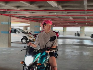 ME CORRO! Que rico se humedecen mis dedos con el cum de mi novia en el río