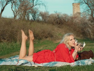 🌷 ASMR Spring! Licking & Mouth Sounds with Elsa (3Dio, 4K)