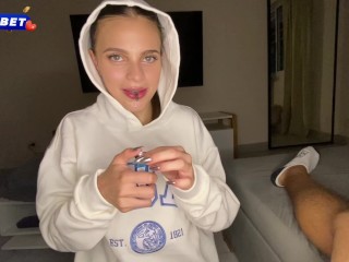 Pequeña puta UNIVERSITARIA de la UBA cogiendo fuerte | Argentina