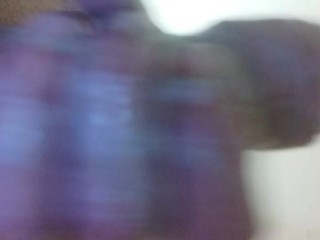 Er wollte ein Bad nehmen, beschloss aber, etwas Spaß zu haben