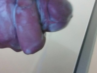 Er wollte ein Bad nehmen, beschloss aber, etwas Spaß zu haben