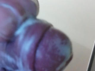 Er wollte ein Bad nehmen, beschloss aber, etwas Spaß zu haben