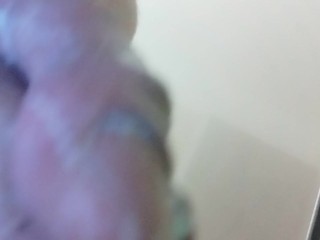 Er wollte ein Bad nehmen, beschloss aber, etwas Spaß zu haben