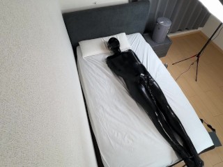 Escape game with blindfolded vacuum restraints💜