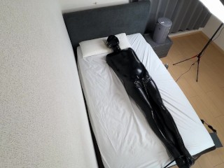 Escape game with blindfolded vacuum restraints💜