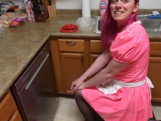 Trans Rubber Sissy Maid Doing Dishes
