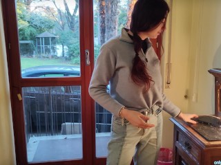 Persa nel bosco, un ciclista mi rimorchia e mi scopa🎺(dialoghi ITA)