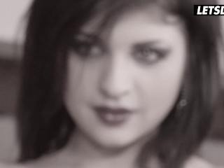 Squirting Sluts Extreme Anal by The Pool - Lara Onyx, Rebecca Rainbow