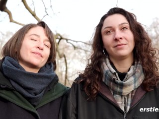 Ersties - Charlie und Axelles lesbische Eskapaden mit viel Öl