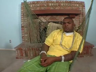 Pelle d'ebano commestibile viene scopata da un grosso cazzo nero