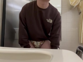 ドライブの途中でおむつ交換