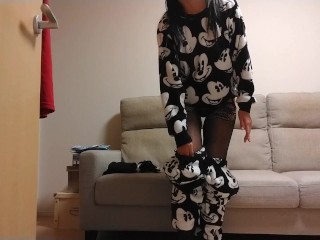 部屋着の下に・・