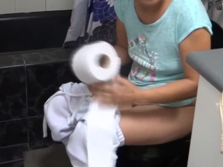 I cum on my girlfriend's stepmom's tits, she masturbates in front of me