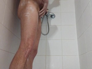 Showering and Detailed Ass Shaving Dutch Guy 2160p Part1