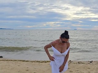 Danielle Moon sweet enjoying on the Koh Samui island