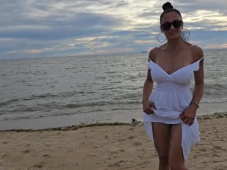 Danielle Moon sweet enjoying on the Koh Samui island