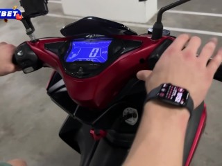 Girl thanked a Stranger for Help by letting him Creampie her