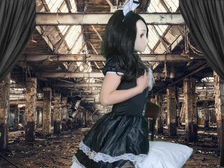 HENTAI Aibu。廃墟。メイド。枕でオナニー。